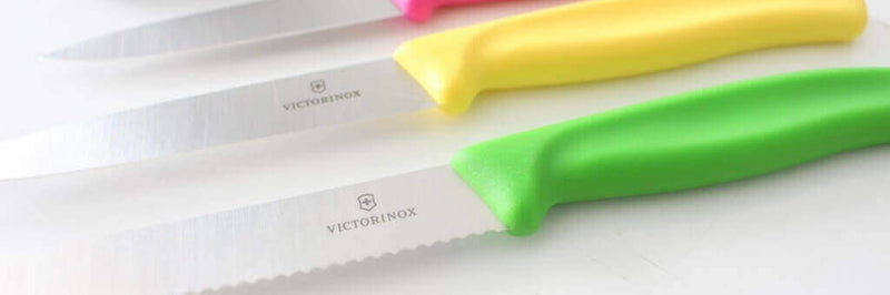 Présentation du coffret 3 couteaux + 1 éplucheur Victorinox Swissclassic