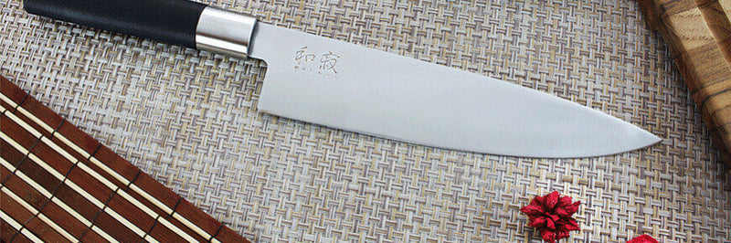 Présentation du couteau de chef KAI Wasabi Black 20 cm