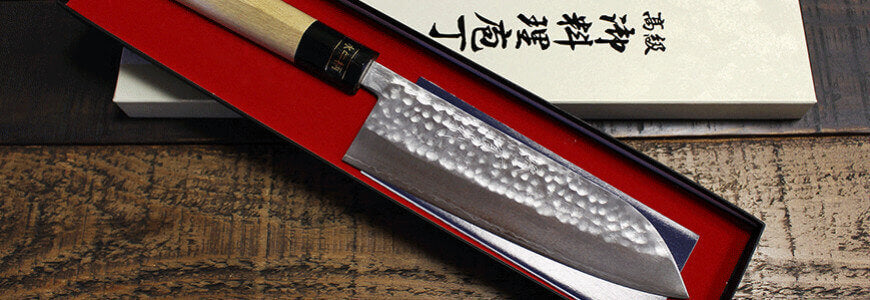 Présentation des couteaux japonais JIKKO Japan VG1 martelé