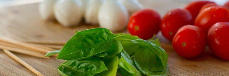 Comment ciseler des feuilles de basilic frais ?