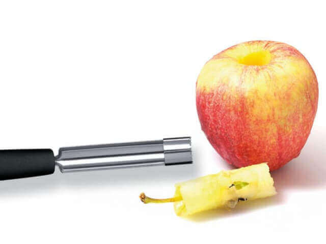 Technique de découpe : Comment utiliser un vide-pomme ?