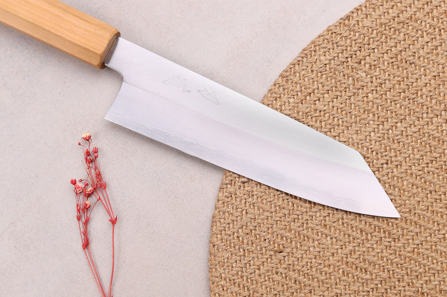 Couteau santoku kiritsuke 18cm japonais artisanal Hado Ginsan Cherry