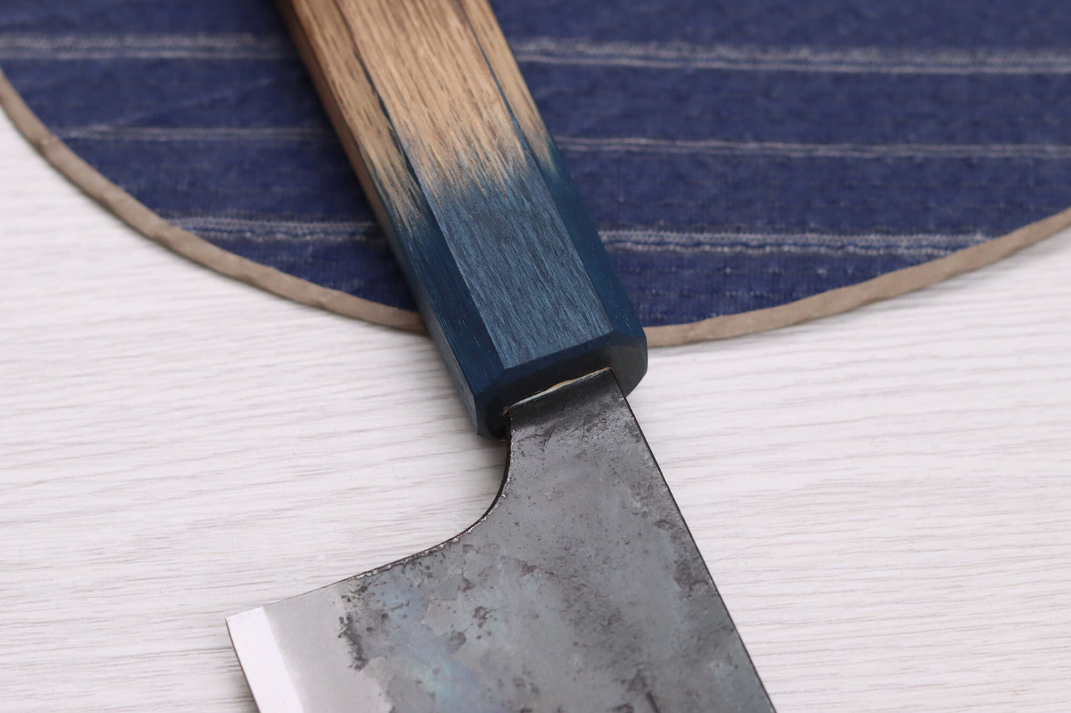 Couteau santoku 16,5cm japonais artisanal Yoshihiro Rugged Black