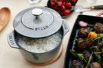 Cocotte à riz et légumineuses Staub Gohan en fonte émaillée gris graphite