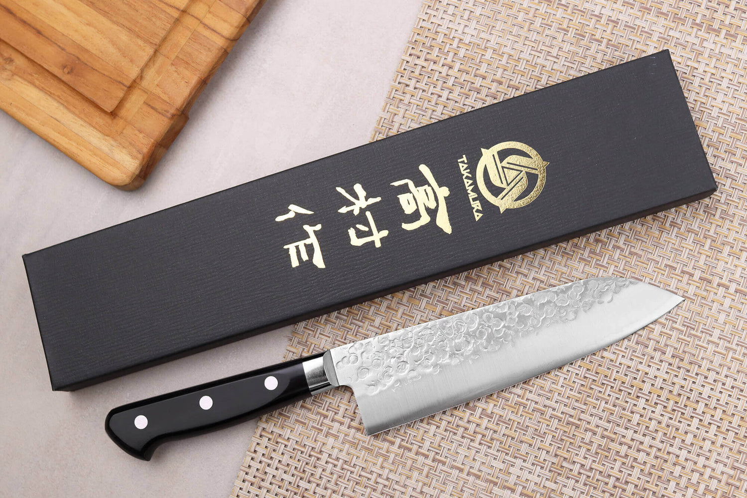 Couteau santoku japonais artisanal Takamura VG10 Tsuchime 16,5cm