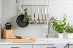 Spatule coudée ajourée Kitchen Aid tout en acier inoxydable