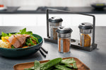 Set de 3 saupoudreuses à épices et herbes Gefu X-Plosion + support en acacia