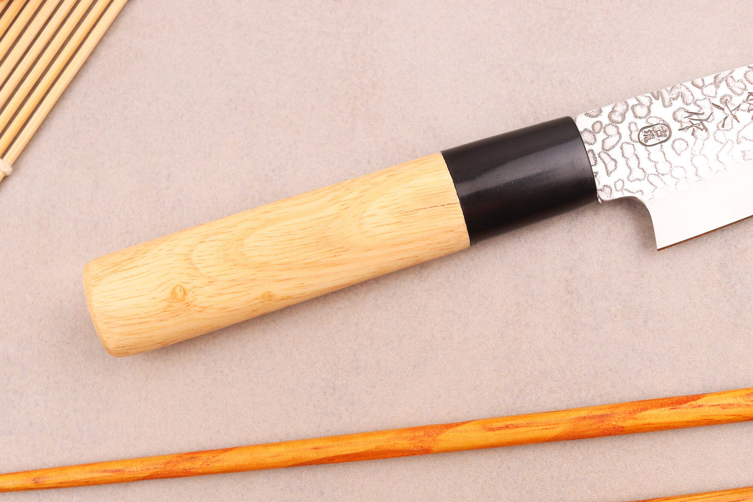 Couteau deba 12cm japonais Satake Cutlery Tsuchime en magnolia