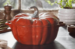 Cocotte Staub citrouille en fonte émaillée orange 24cm