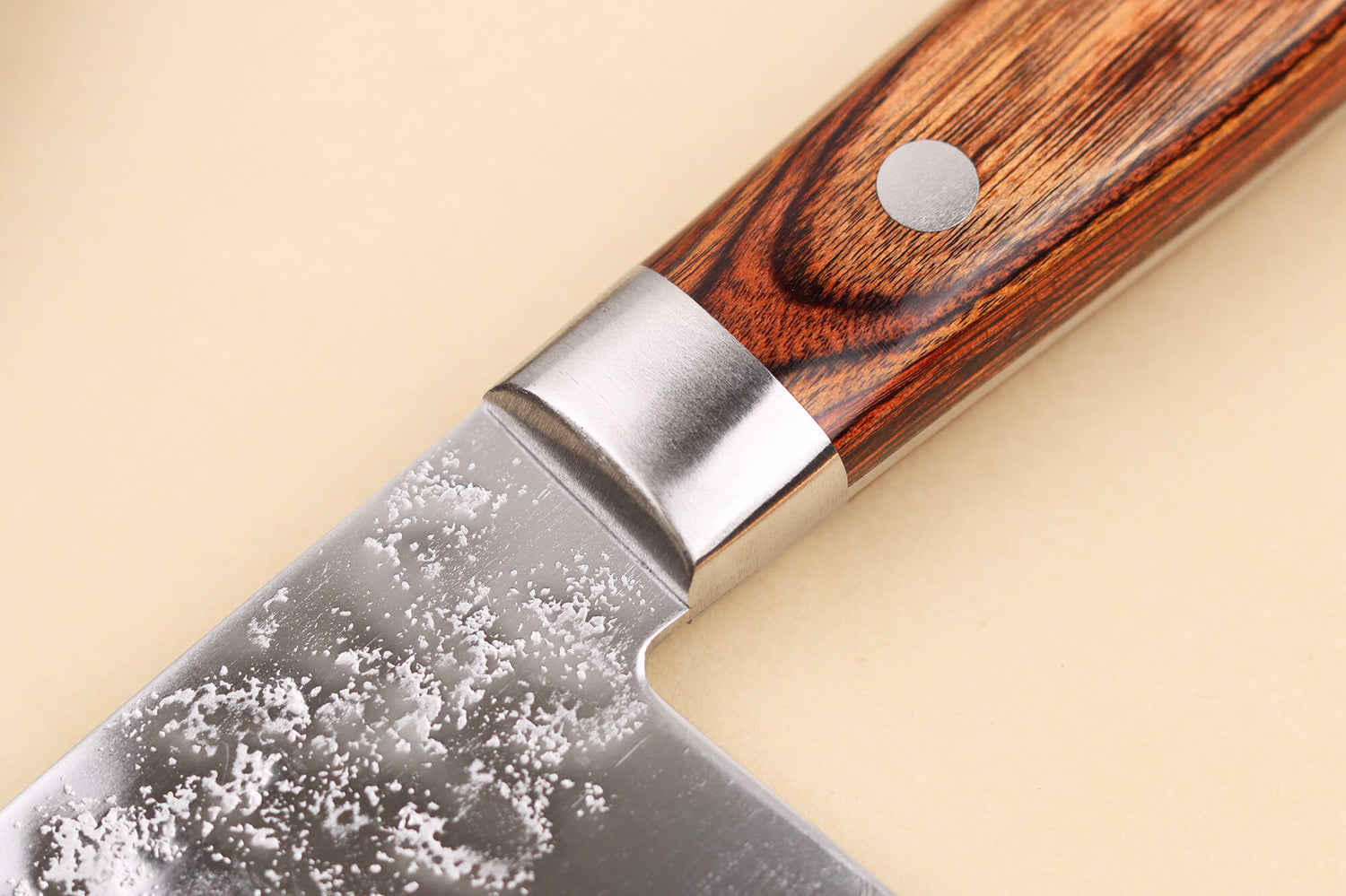 Couteau santoku 17cm japonais Satake Cutlery Brown Pakkawood AUS-8 San Maï Nashiji