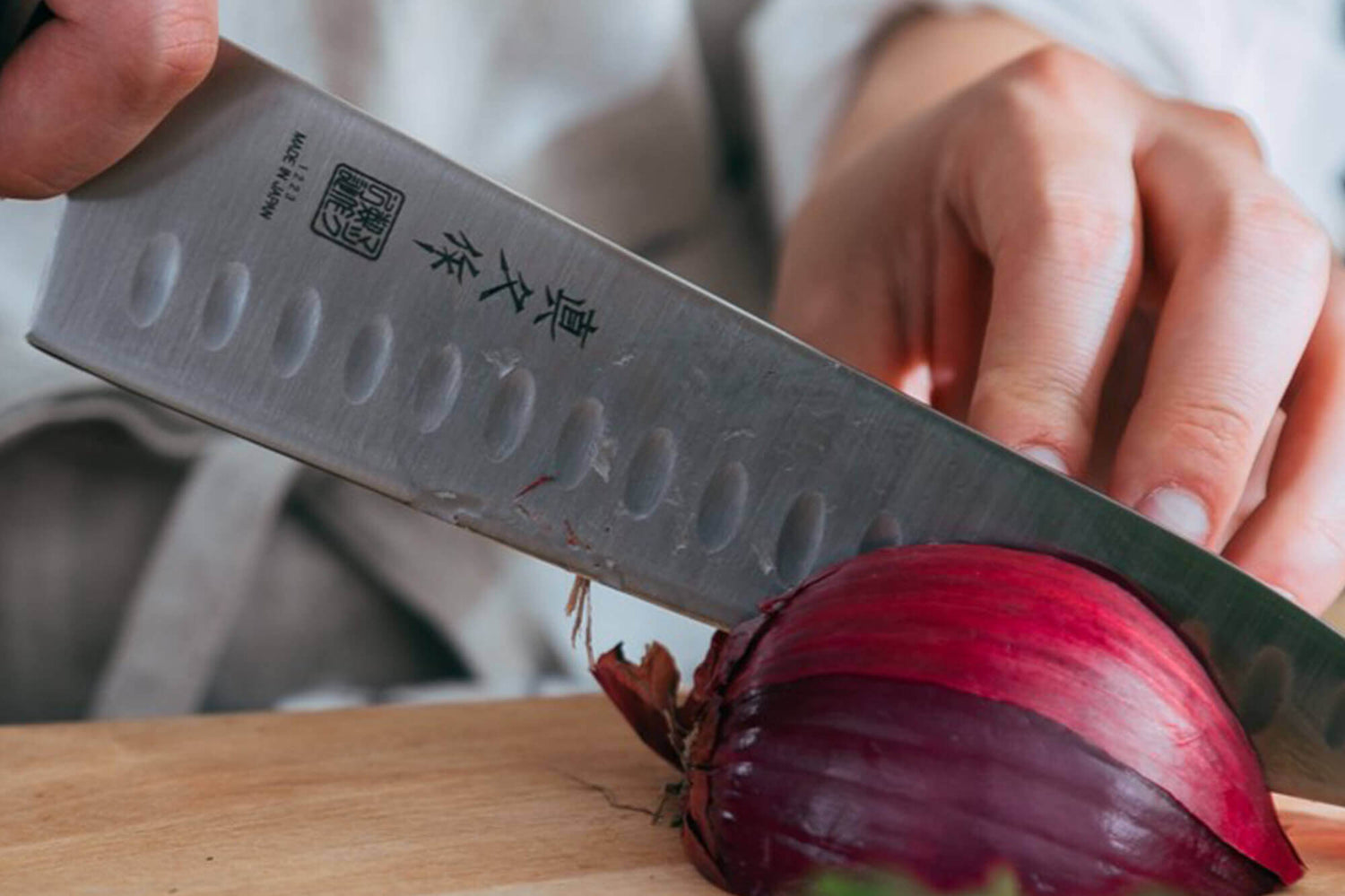 Couteau de chef japonais MAC Professional alvéolé 20cm