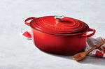 Cocotte ovale en fonte émaillée Le Creuset Signature 29cm Cerise