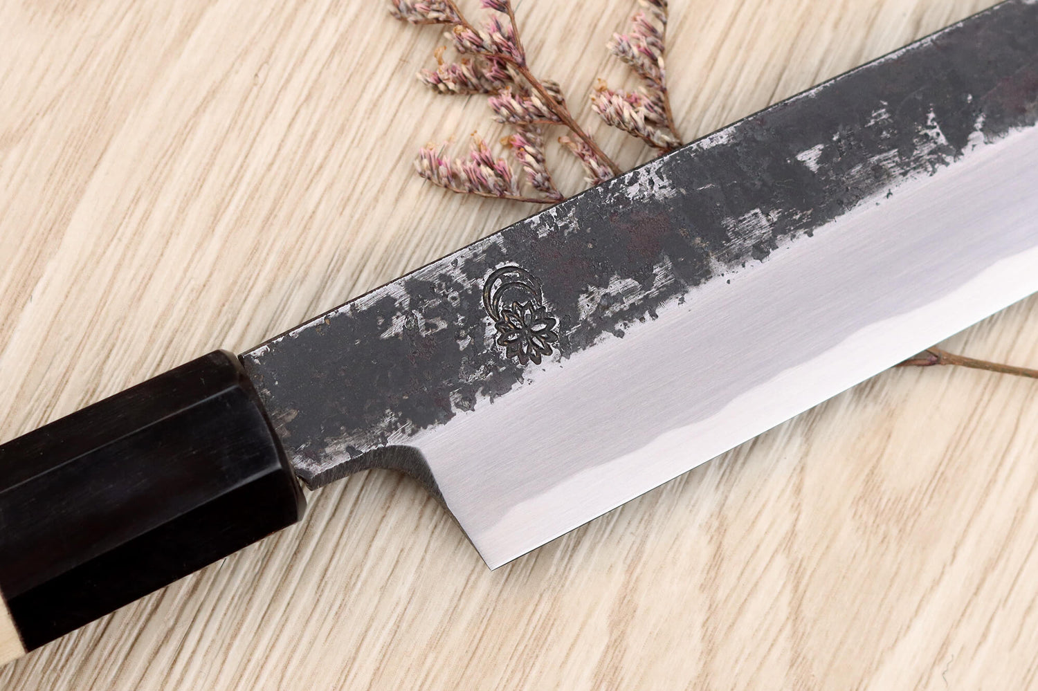 Couteau yanagiba 24cm japonais artisanal Sakai Kikumori Kikuzuki Kuro