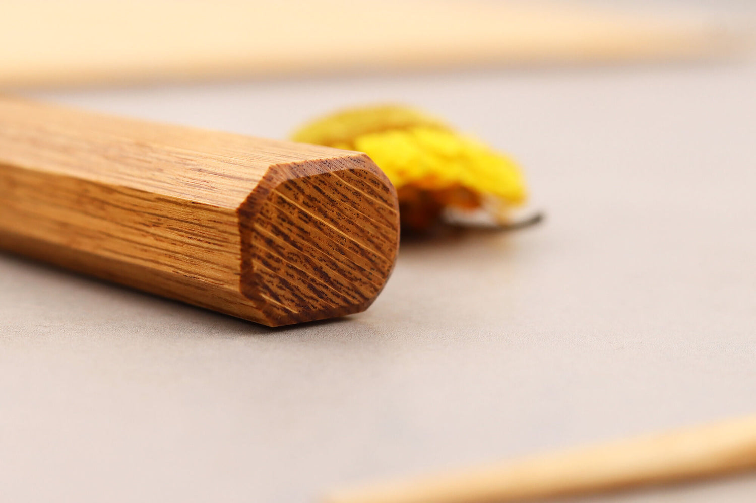 Couteau yanagiba 30cm artisanal japonais Tsunehisa AUS-8 manche en chêne