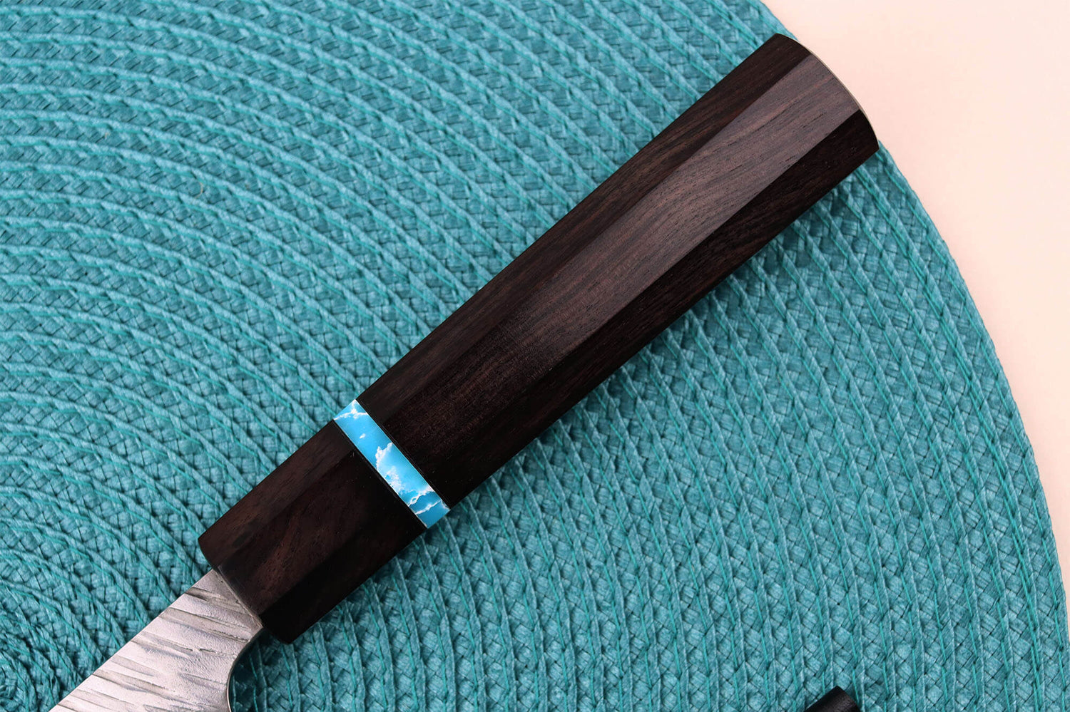Couteau santoku japonais artisanal Yu Kurosaki Fujin 16,5cm SG2 turquoise