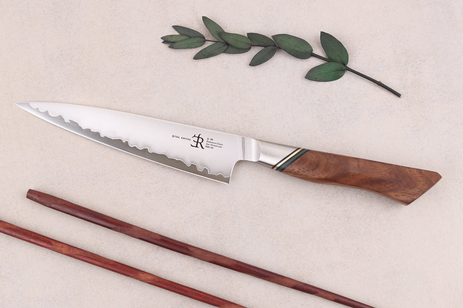 Couteau universel 13cm Ryda Knives A-30 San Maï et manche en noyer