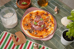 Plat à pizza Cookut Le Formidable guimauve avec coupe-pizza et livret de recettes