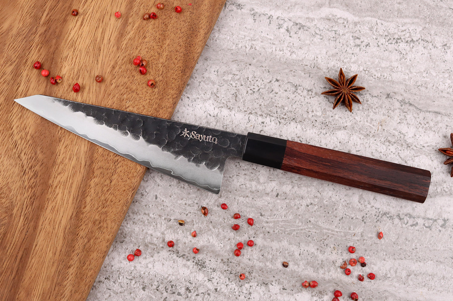 Couteau honesuki Sayuto Séquoia San Mai martelé 15cm