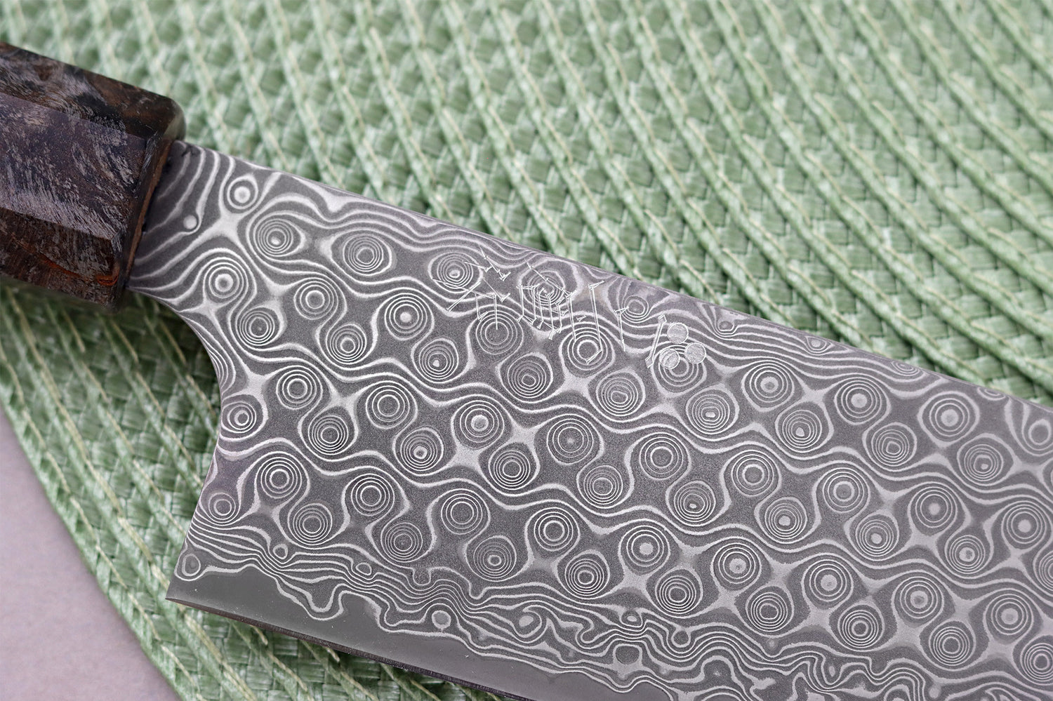 Couteau de chef 23cm japonais artisanal Nigara Hamono Anmon Damascus SG2