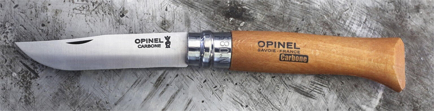 Couteau Opinel Tradition Carbone n°08 lame 8.5cm manche hêtre virole tournante