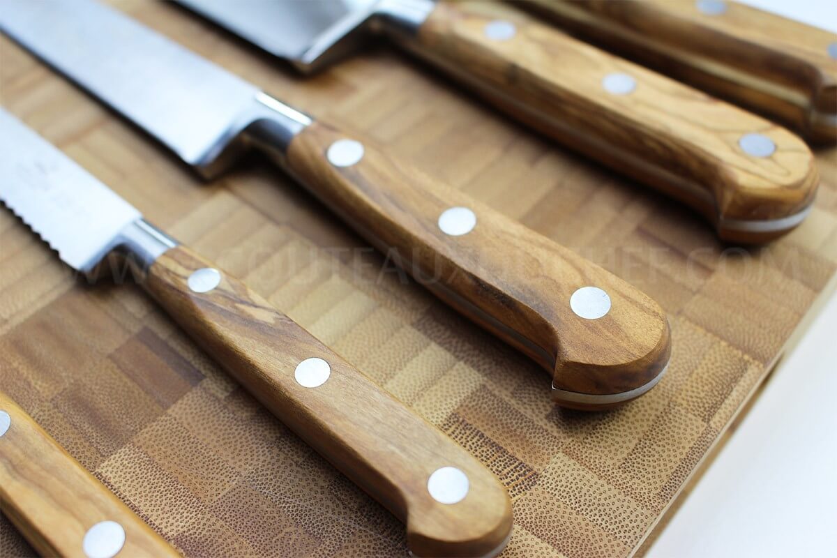 Couteau universel SABATIER Provençao 100% forgé dentelé 12cm en olivier