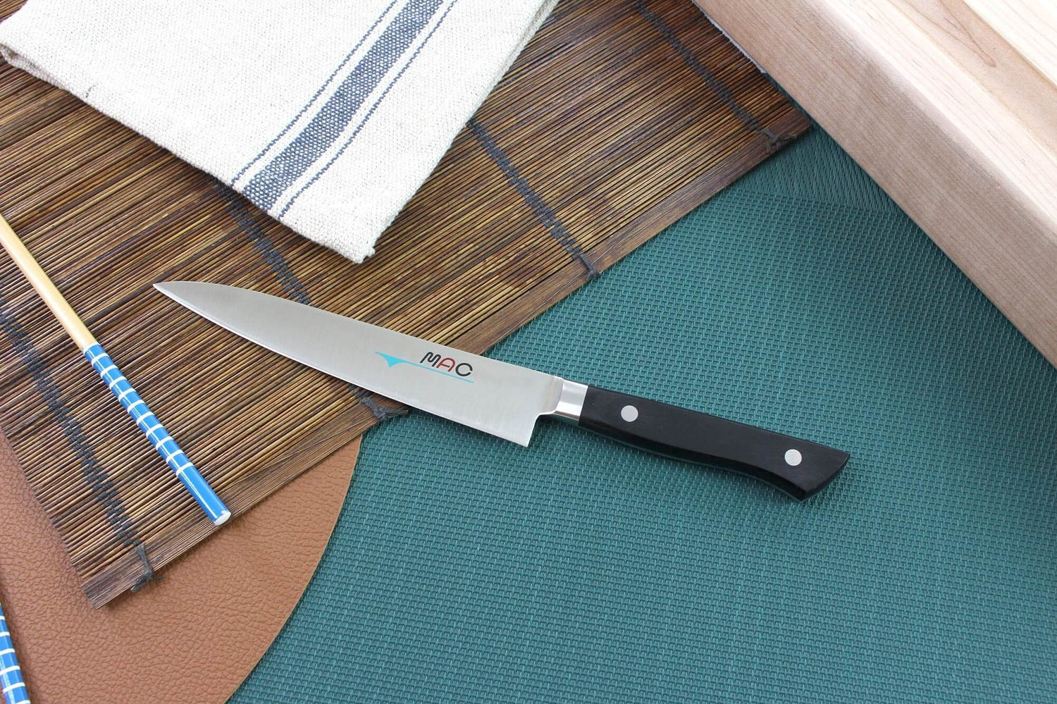 Couteau universel japonais MAC Professional 15.5cm