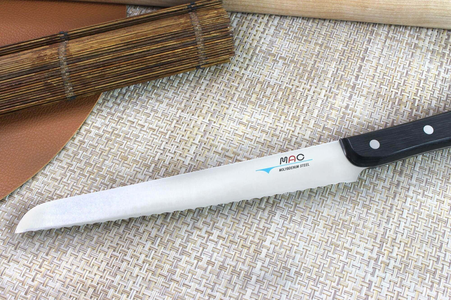 Couteau à pain japonais MAC Chef lame dentelée 22cm