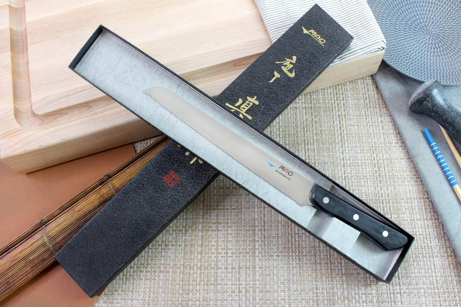 Couteau à pain japonais MAC Chef lame dentelée 22cm