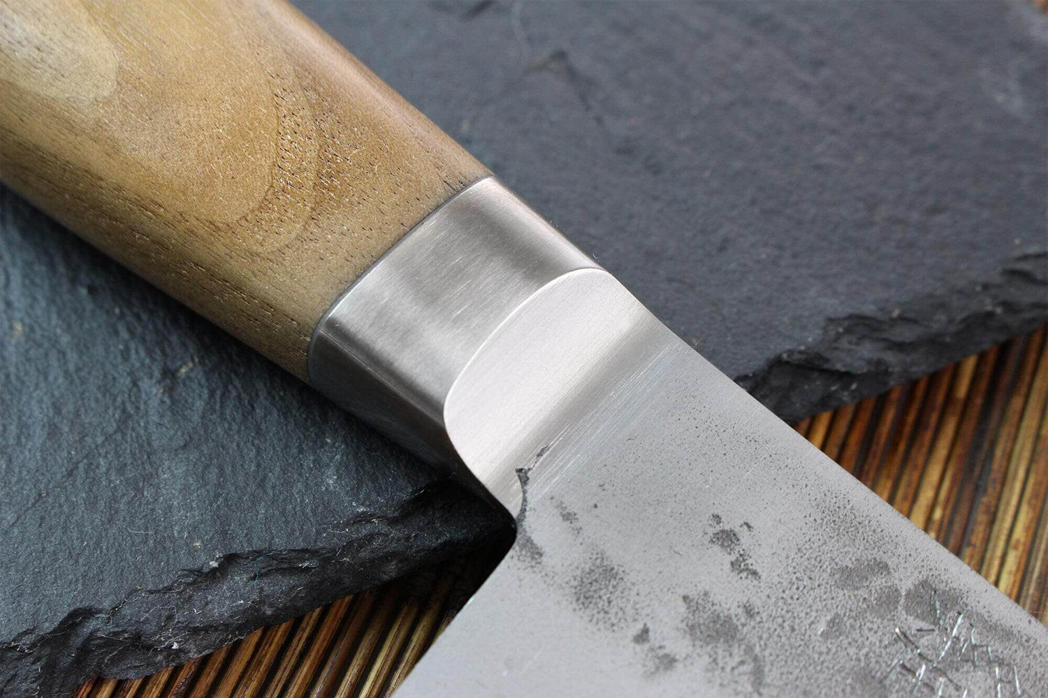 Couteau Santoku japonais artisanal Wusaki Nogami BS2 17cm manche en noyer