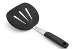 Spatule extra large flexible ajourée OXO en silicone