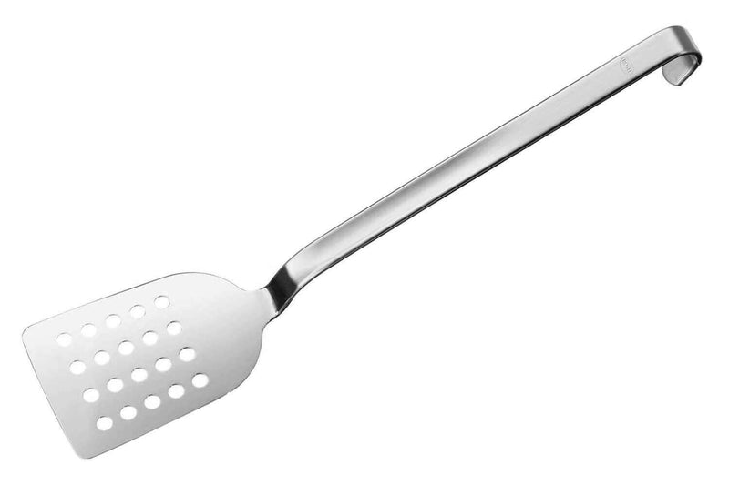 Pelle à crêpes perforée Rösle en acier inoxydable avec crochet 33,5cm