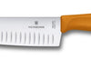 Couteau Santoku lame alvéolée inox 17cm manche orange Victorinox 6.8526.17L9
