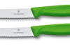2 couteaux de table Victorinox verts lames crantées 11cm bout rond