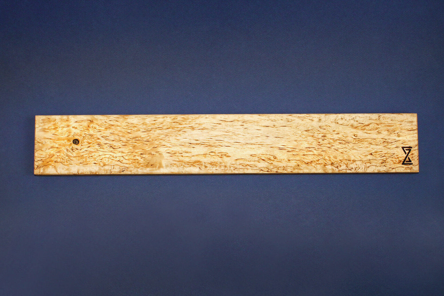Barre aimantée artisanale Essences Creations en bouleau madré 43cm - 6 places