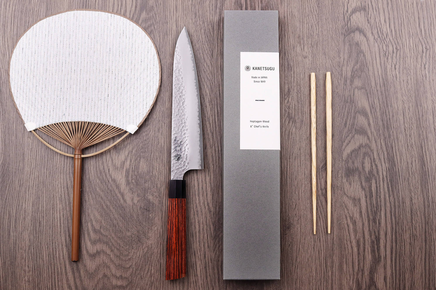 Couteau de chef japonais Kanetsugu Heptagon Uto martelé 20cm