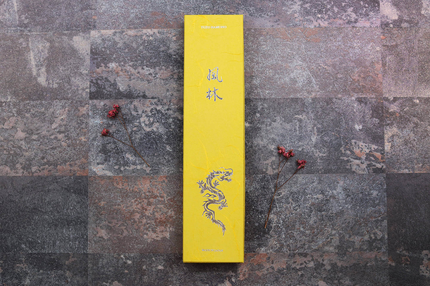 Couteau santoku 16,5cm japonais artisanal Yuzo Black SLD ébène et cognassier