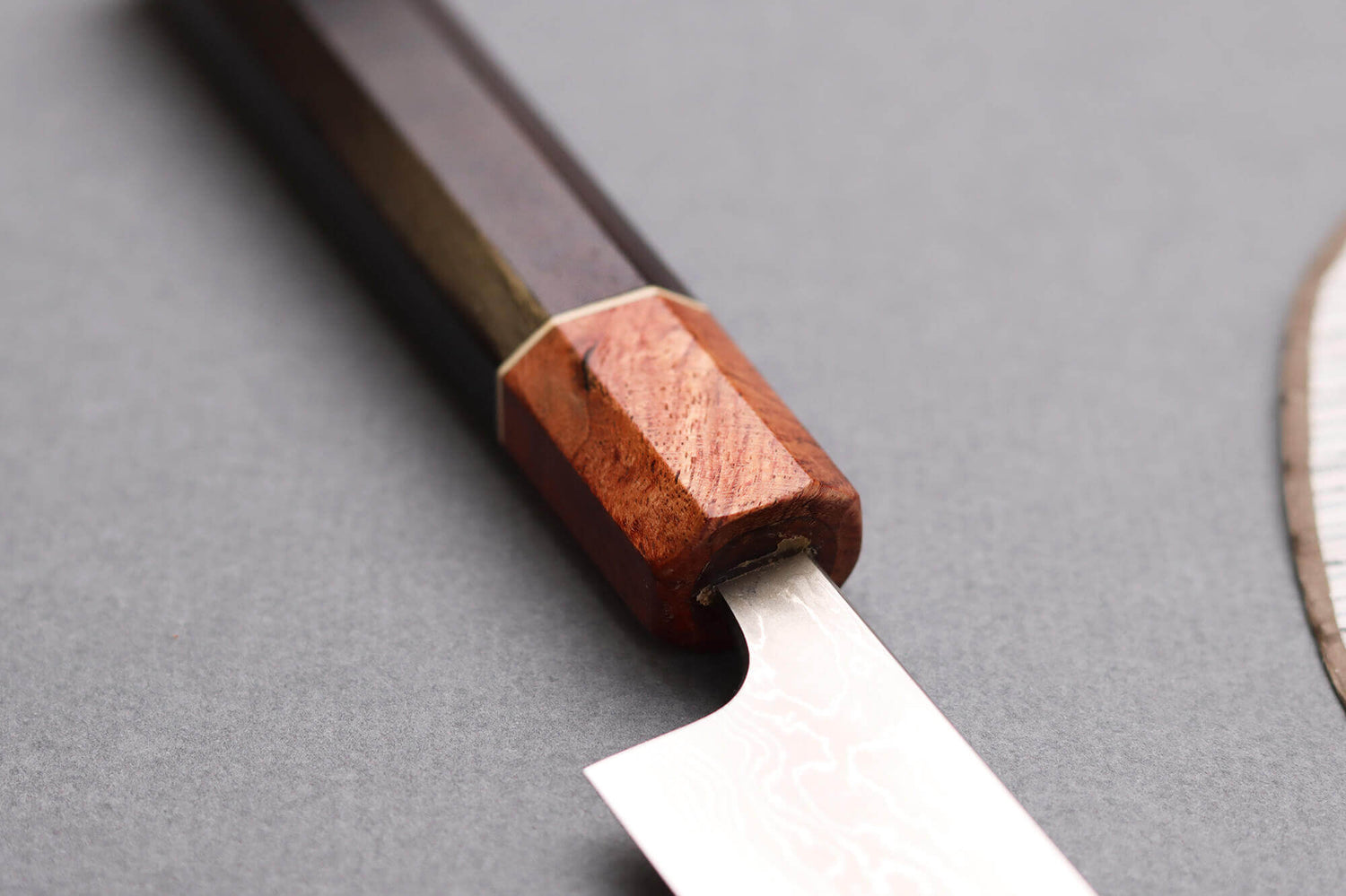 Couteau sujihiki 21cm japonais artisanal Toshihiro Wakui Aogami 2 damas laminé