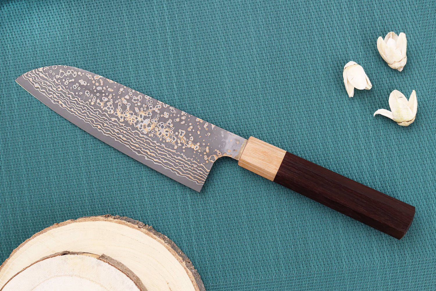 Couteau santoku 16,5cm japonais artisanal Takeshi Saji VG10 Gold