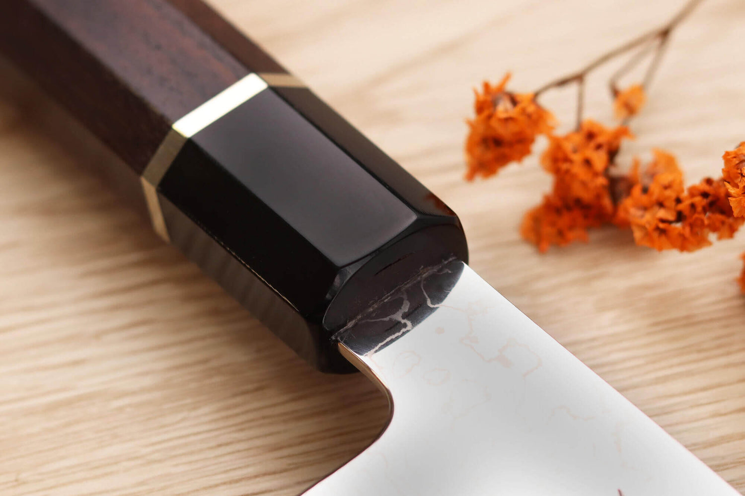 Couteau santoku 19,5cm japonais artisanal Sukenari SG2 damas
