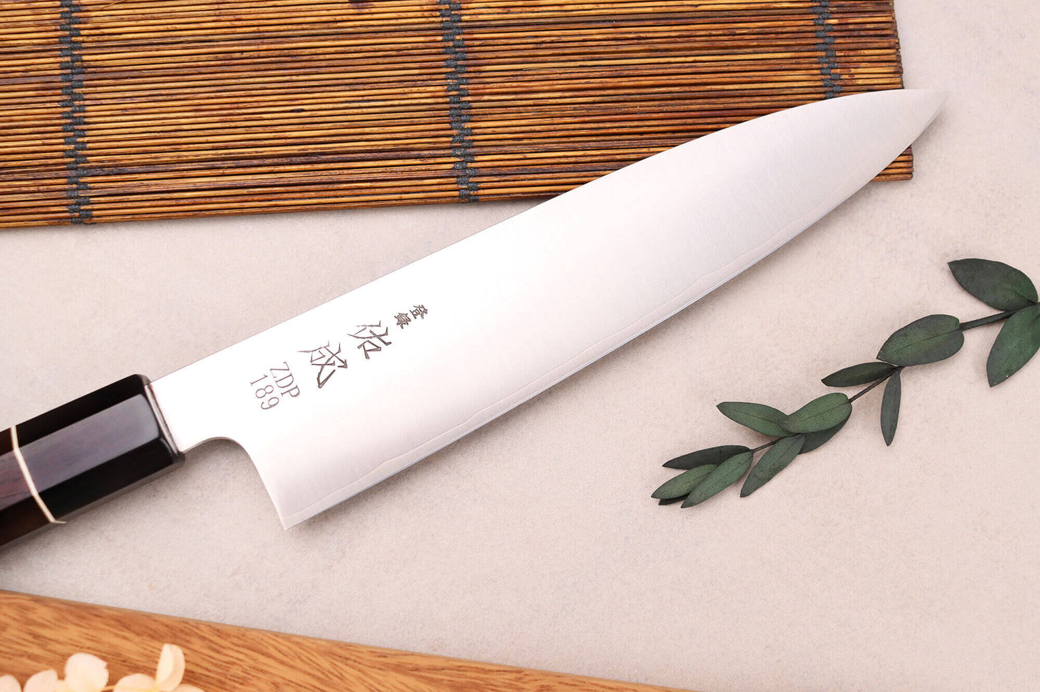 Couteau de chef 21cm japonais artisanal Sukenari ZDP-189 San Maï manche en ébène