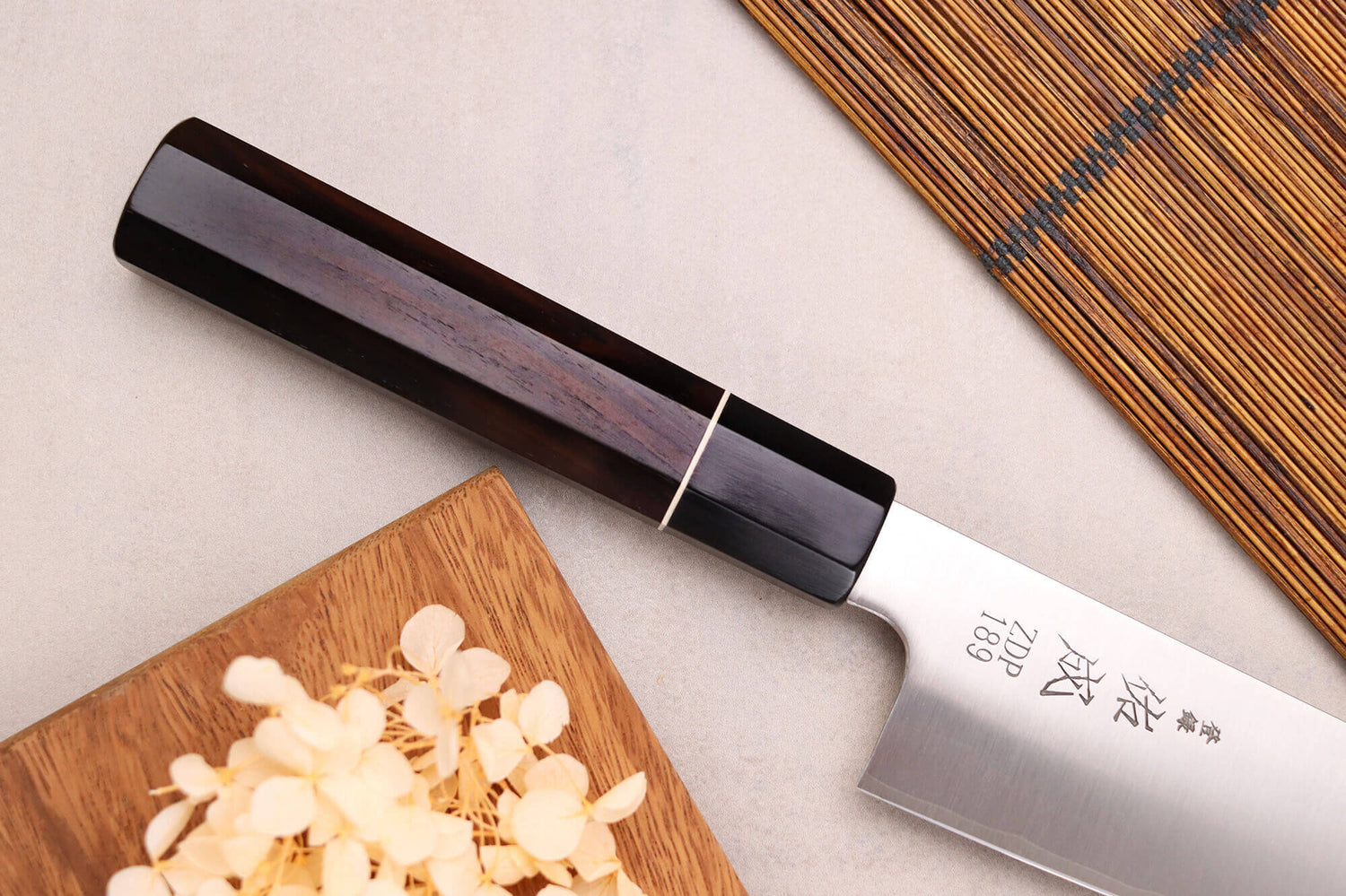 Couteau de chef 21cm japonais artisanal Sukenari ZDP-189 San Maï manche en ébène